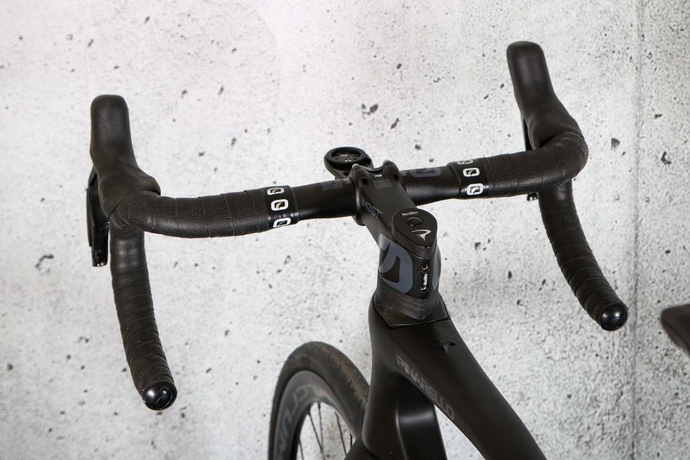 2023 Pinarello X3 105 Di2 - bars 3.jpg