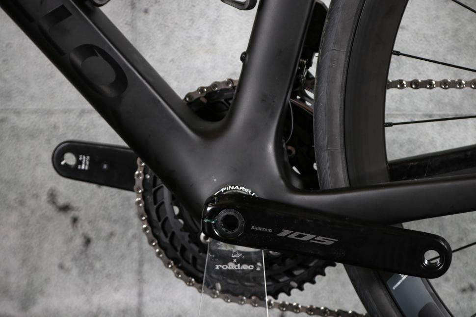 2023 Pinarello X3 105 Di2 - bottom bracket.jpg
