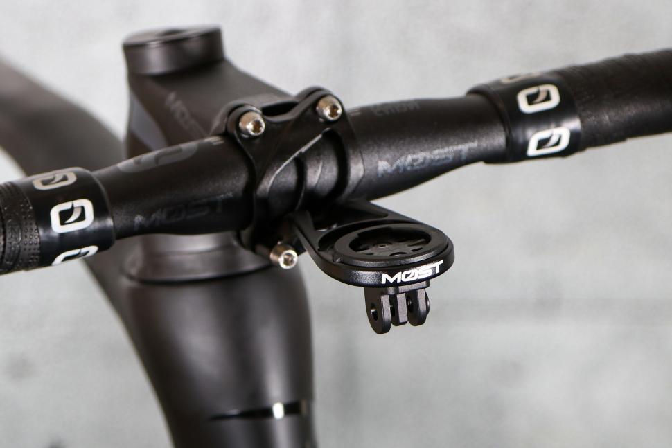 2023 Pinarello X3 105 Di2 - computer mount.jpg