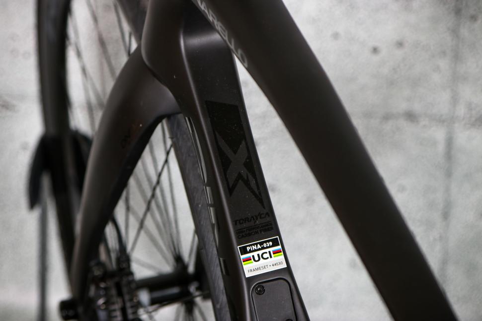 2023 Pinarello X3 105 Di2 - down tube detail.jpg