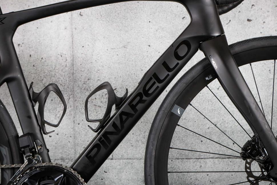 2023 Pinarello X3 105 Di2 - downtube.jpg