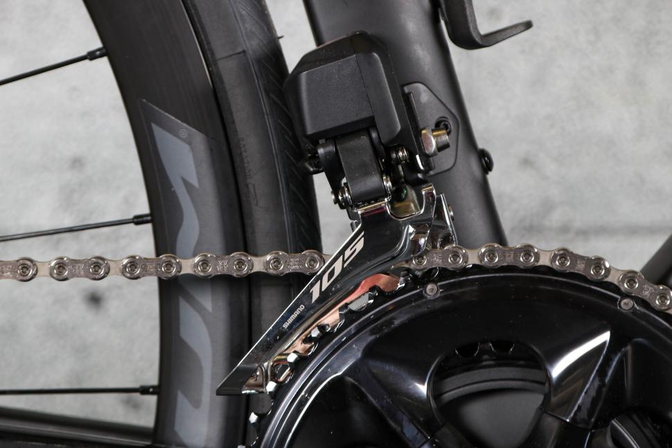 2023 Pinarello X3 105 Di2 - front mech.jpg