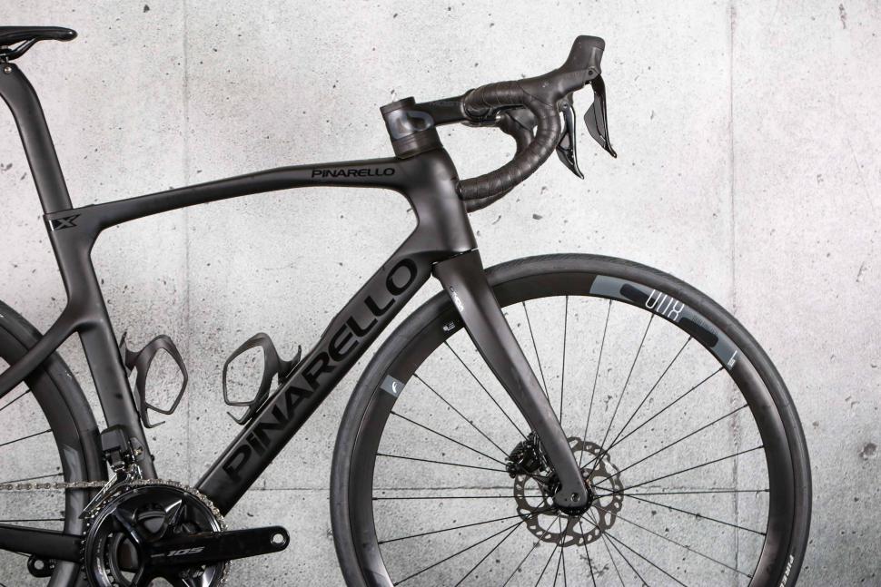 2023 Pinarello X3 105 Di2 - front.jpg