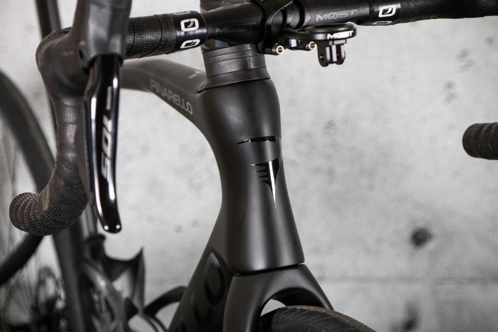 2023 Pinarello X3 105 Di2 - head tube badge.jpg