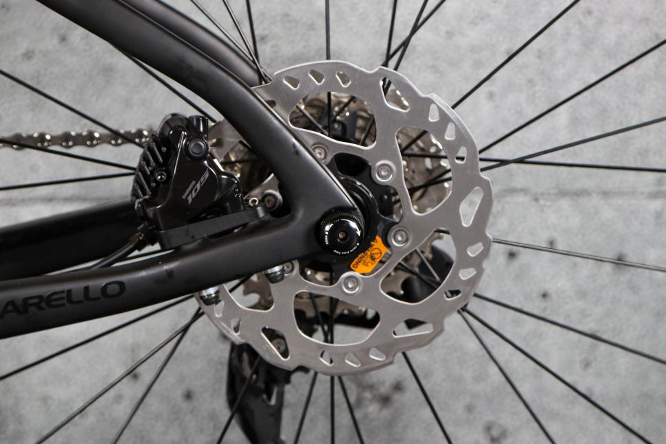 2023 Pinarello X3 105 Di2 - rear disc brake.jpg