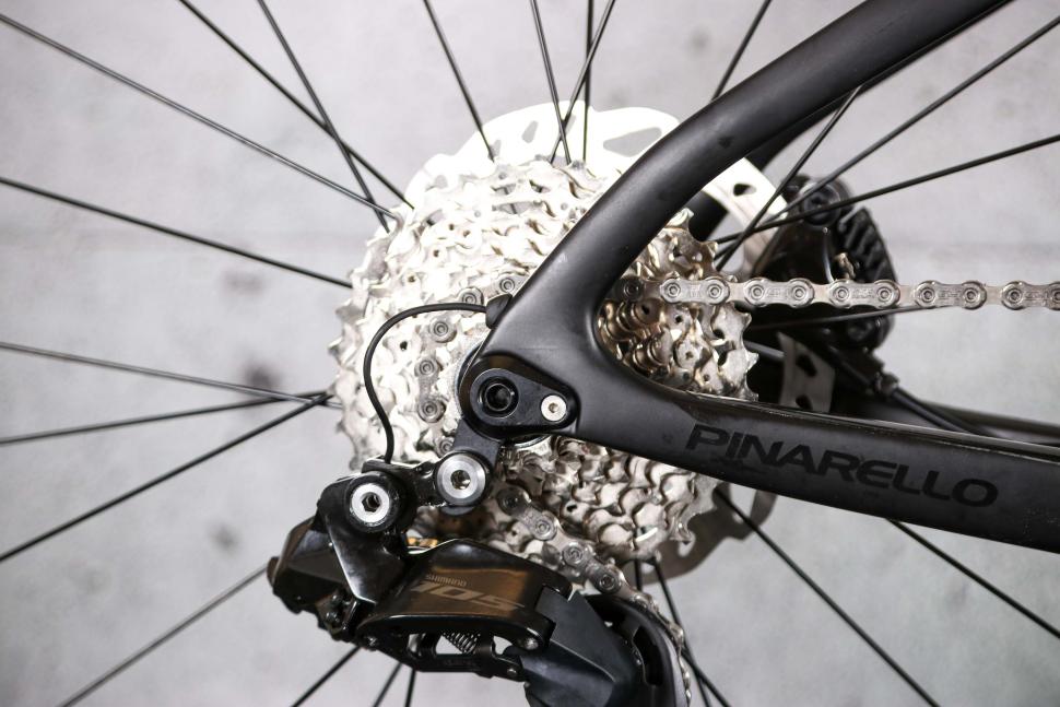 2023 Pinarello X3 105 Di2 - rear dropout.jpg