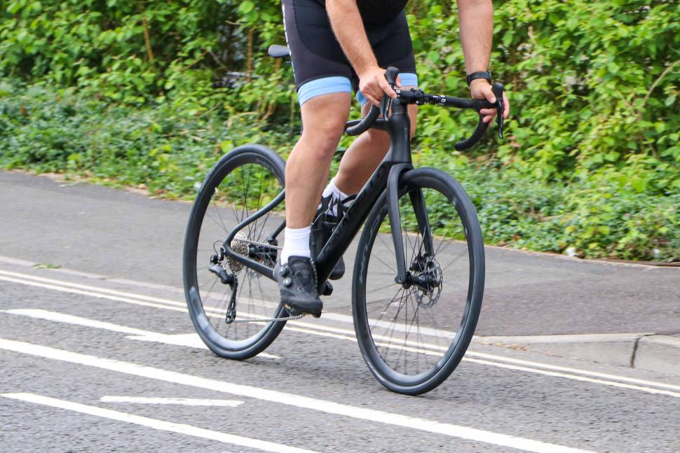 2023 Pinarello X3 105 Di2 - riding 4.jpg