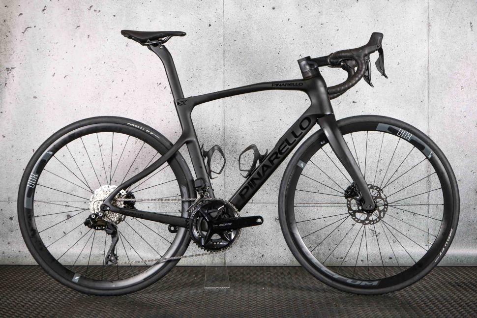 2023 Pinarello X3 105 Di2.jpg