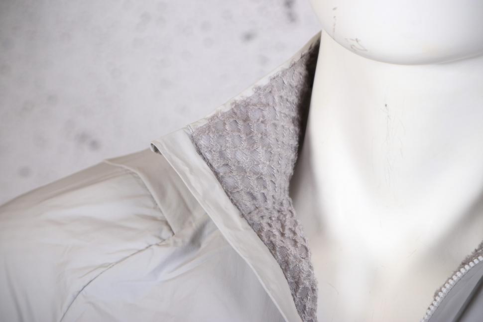 2023 Poc Pro Thermal Jacket - collar and lining.jpg