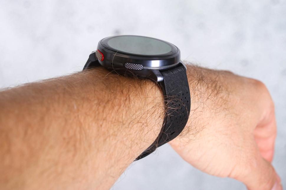 2023 Polar Vantage V3 - on wrist 2.jpg