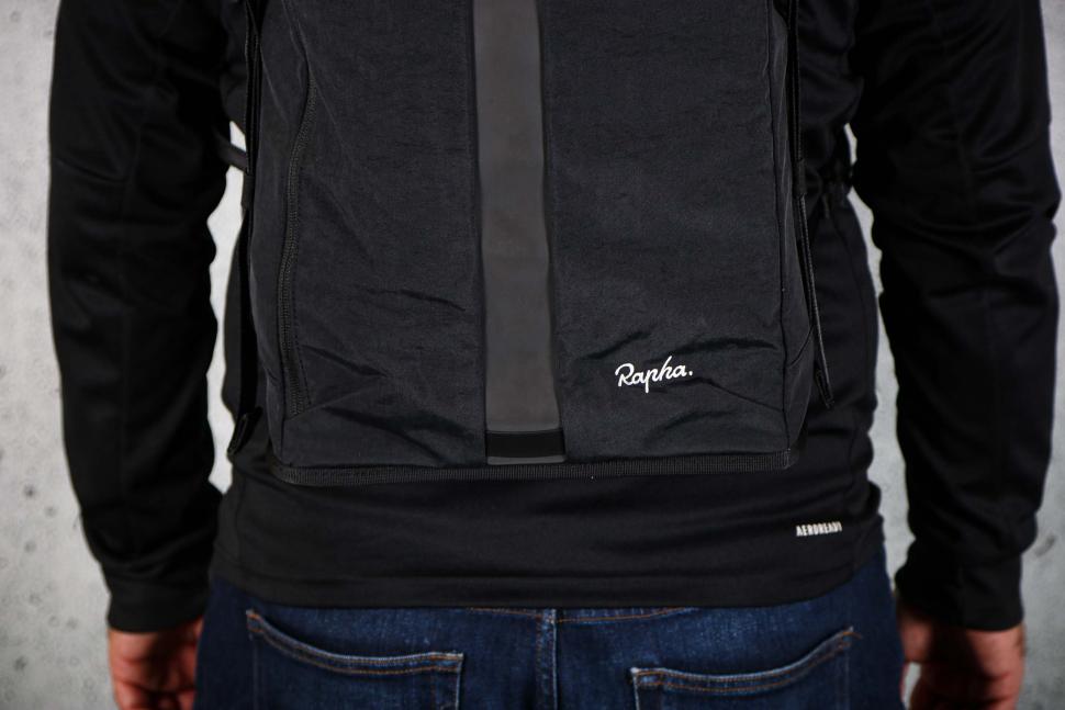 2023 Rapha Backpack 20L - base detail.jpg