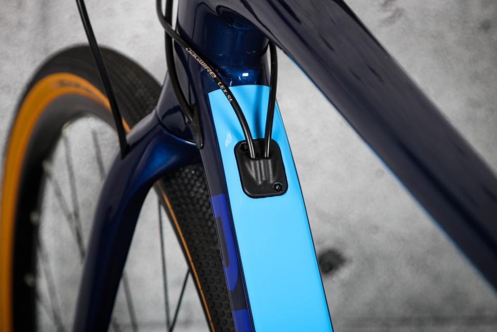 2023 Ribble CGR SL - Sport - cable routing 2.jpg
