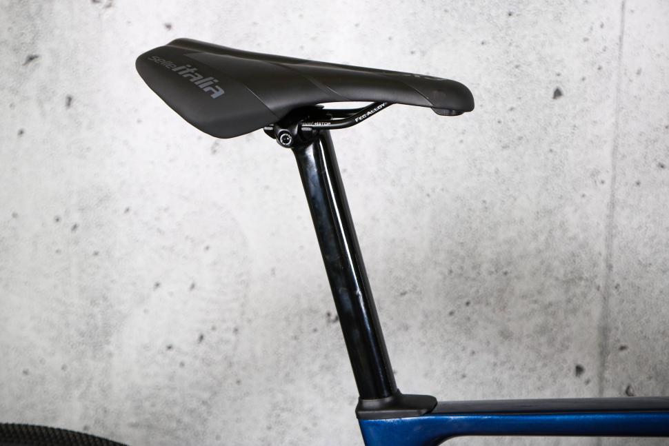 2023 Ribble CGR SL - Sport - saddle and post.jpg