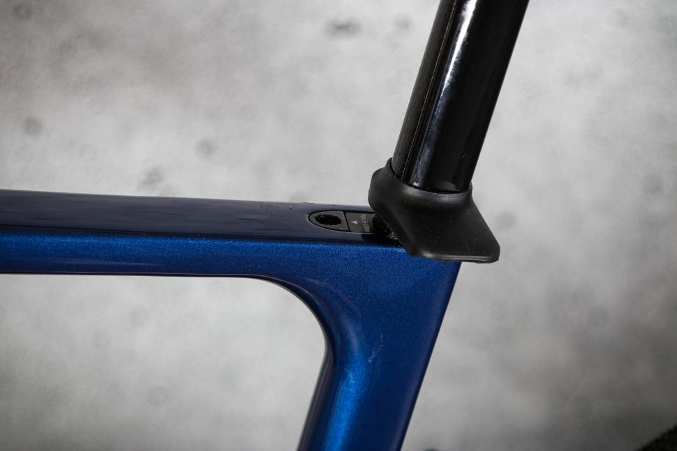 2023 Ribble CGR SL - Sport - seat post bolt.jpg