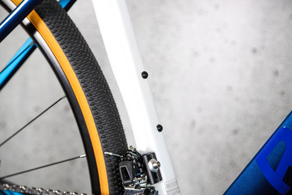 2023 Ribble CGR SL - Sport - seat tube bosses.jpg