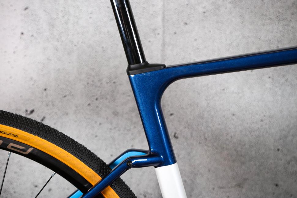 2023 Ribble CGR SL - Sport - seat tube junction.jpg