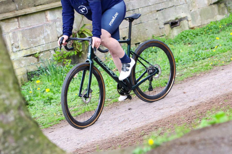 2023 Ridley Grifn - riding 2.jpg