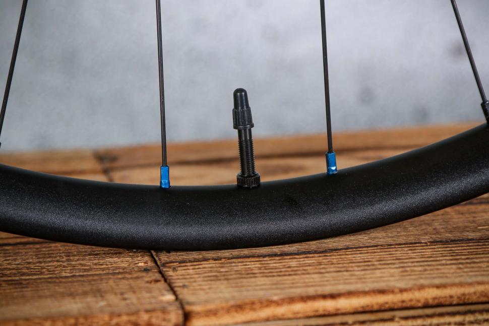 2023 Ryan Builds Wheels Club Gravel Disk Brake Wheelset - valve.jpg