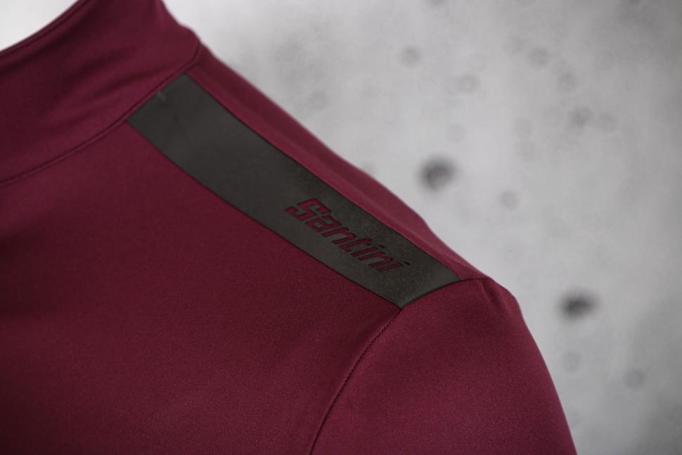 2023 Santini Adapt Multi - Jacket - shoulder logo.jpg