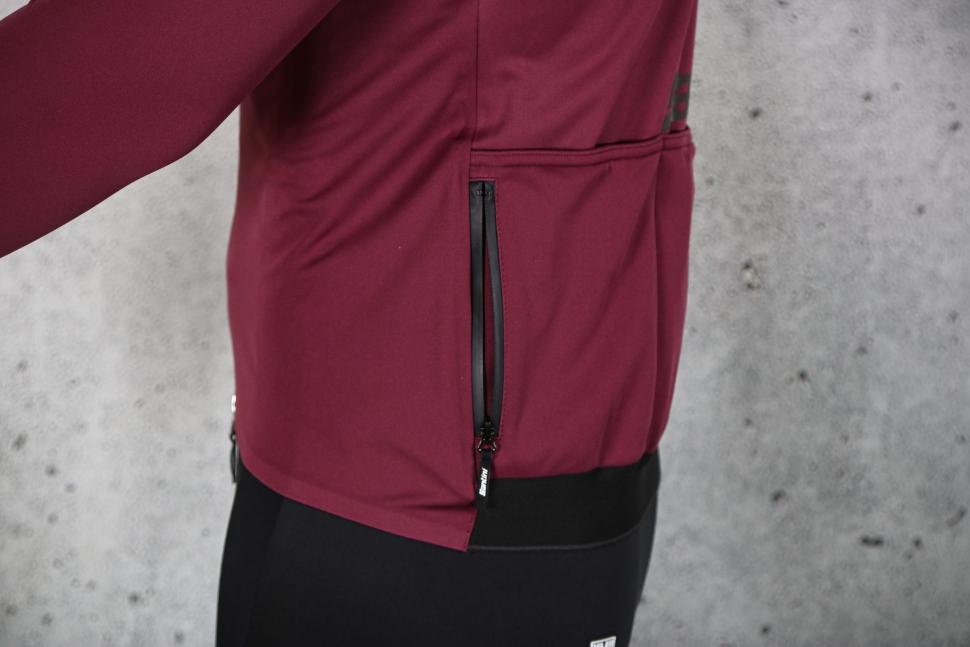 2023 Santini Adapt Multi - Jacket - zip pocket.jpg