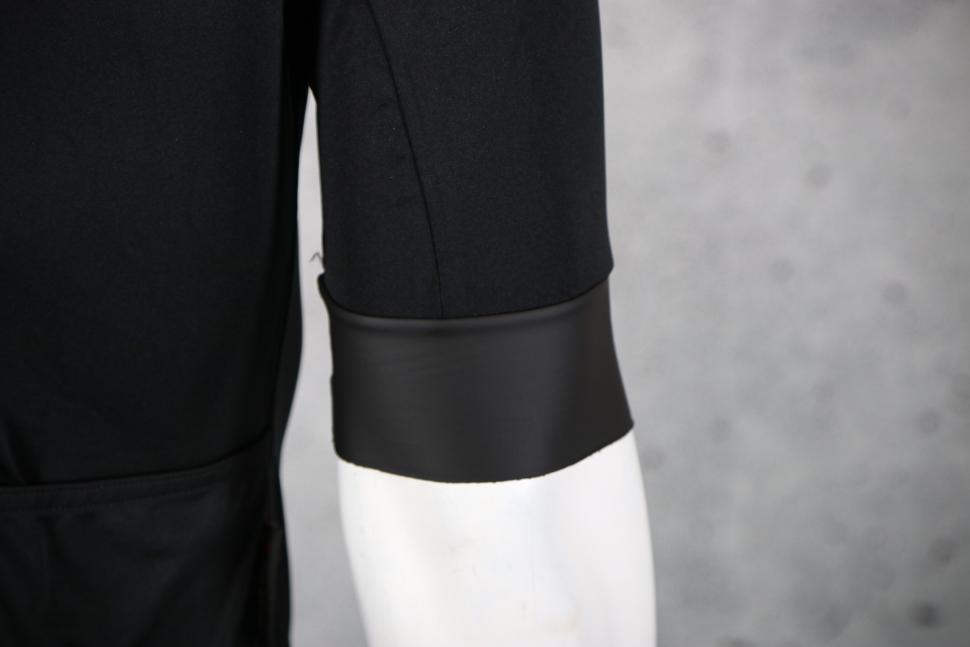 2023 Santini Adapt Shell - Short Sleeve Jacket - cuff.jpg