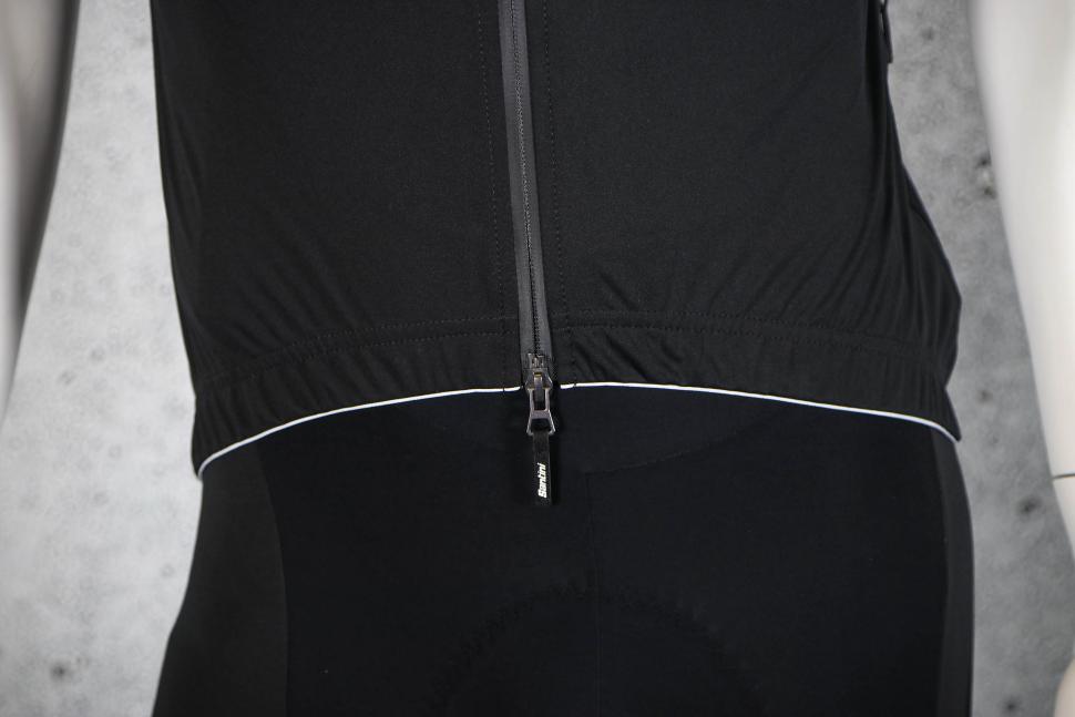 2023 Santini Adapt Shell - Short Sleeve Jacket - hem.jpg