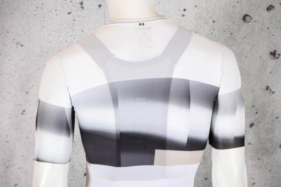 2023 Santini Mirage jersey - shoulders.jpg