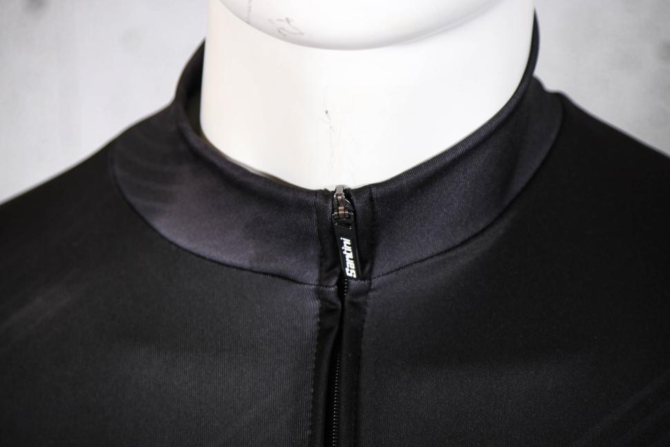 2023 Santini Pure Dye - Jersey - collar.jpg