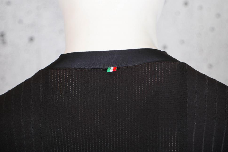 2023 Santini Redux Speed jersey - collar back.jpg