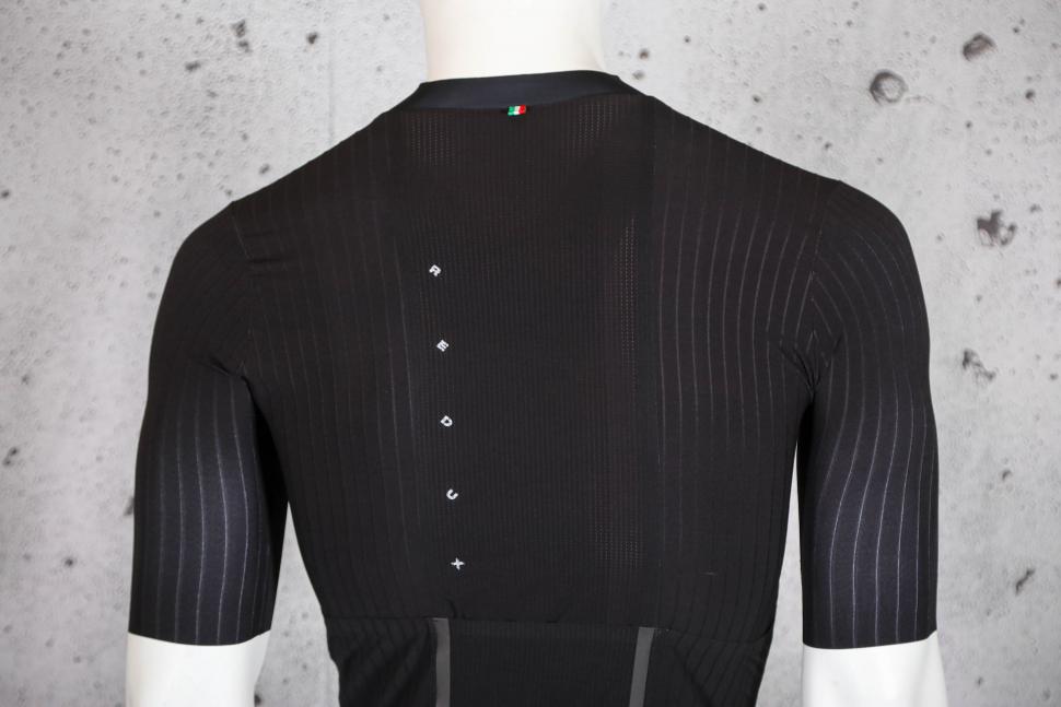2023 Santini Redux Speed jersey - shoulders.jpg