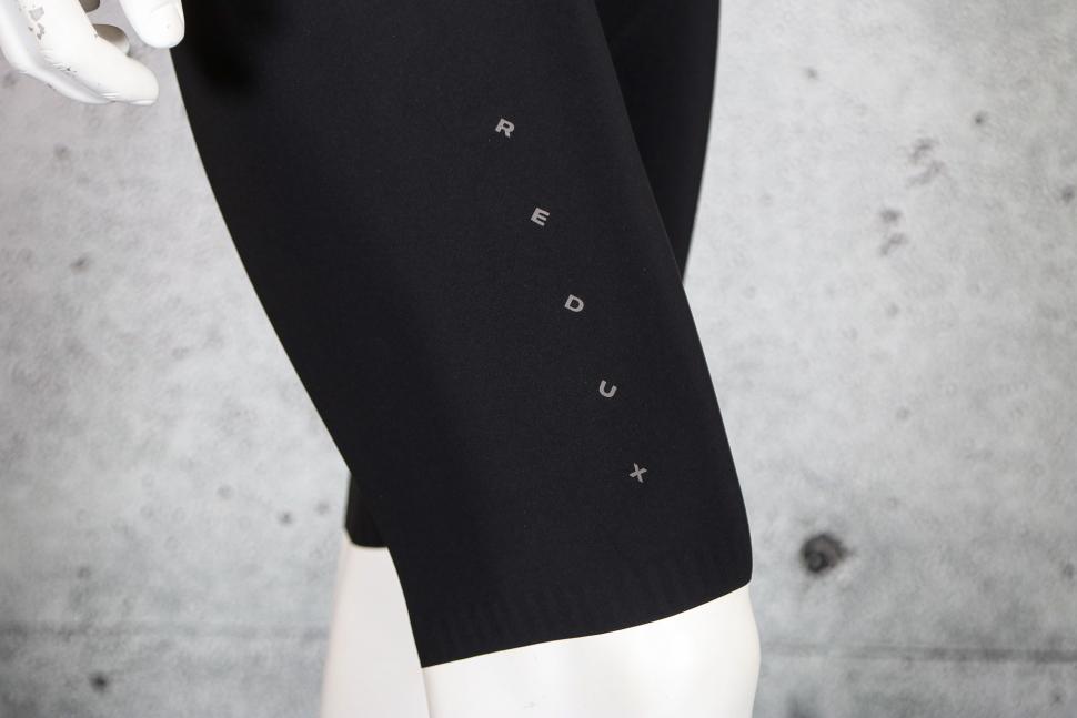 2023 Santini Redux Speed Shorts - leg detail.jpg