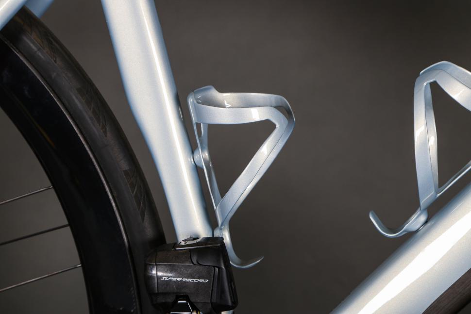 2023 Sarto Raso Super Record Wireless - bottle cage.jpg
