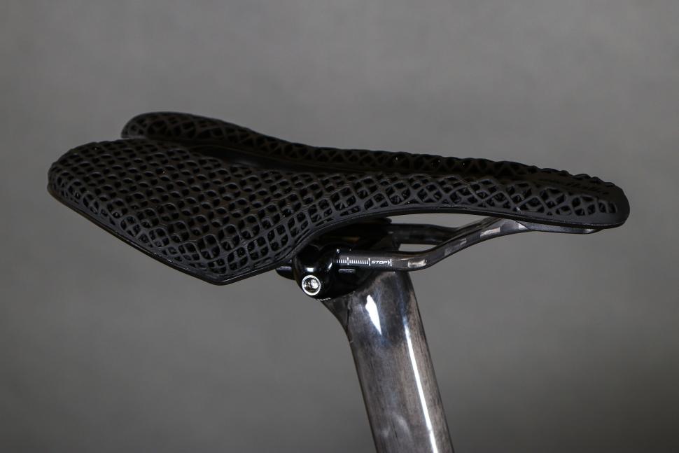 2023 Sarto Raso Super Record Wireless - saddle.jpg