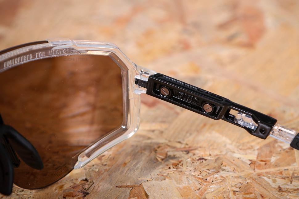 2023 Scicon Aeroscope Sport Performance Sunglasses - arm hinge.jpg