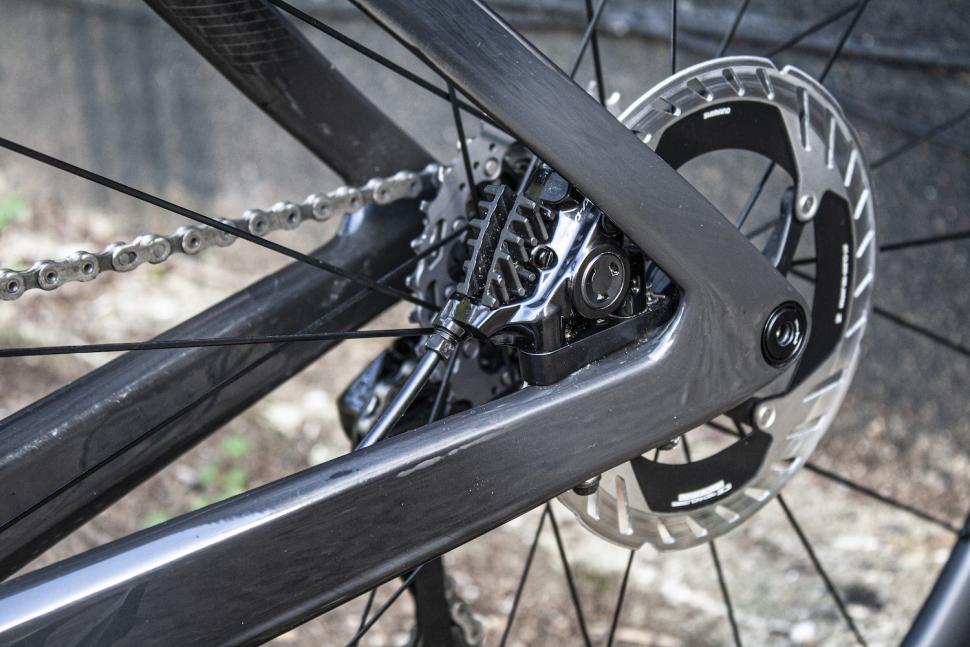 2023 Scott Foil RC Pro Shimano Dura-Ace caliper and 160mm rotor.JPG