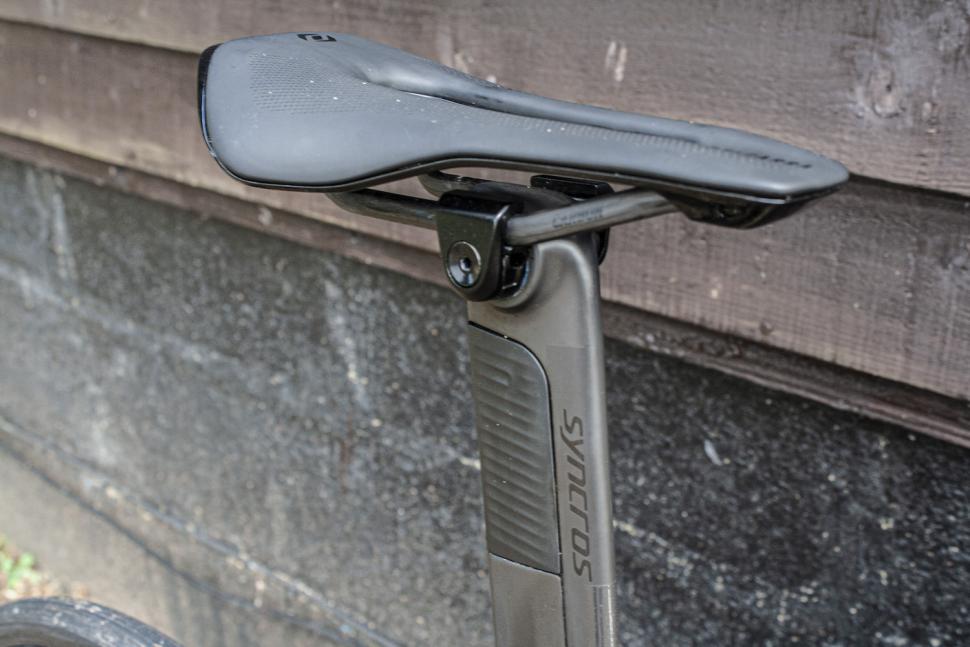 2023 Scott Foil RC Pro Syncros saddle and seatpost.JPG