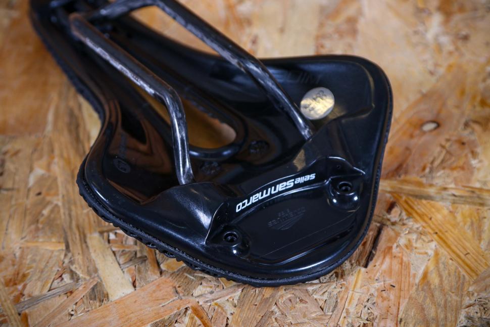 2023 Selle San Marco Shortfit 2.0 3D Carbon FX - underside rear.jpg