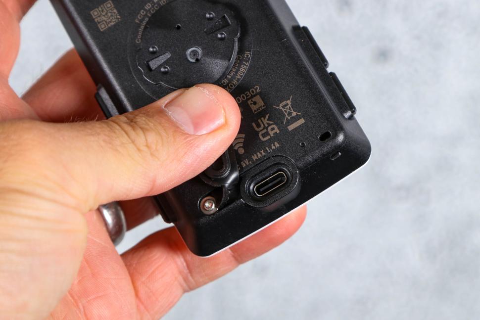 2023 Sigma ROX 12.1 Evo - USB-C port.jpg