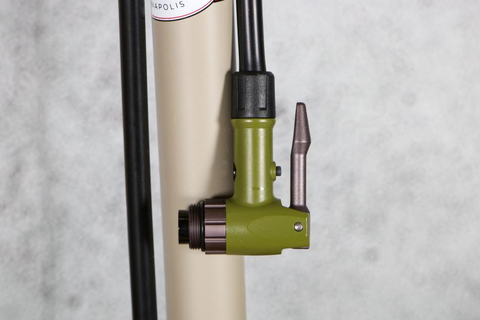 2023 Silca Terra Floor Pump - valve head 1.jpg
