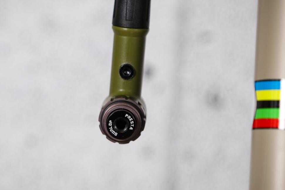 2023 Silca Terra Floor Pump - valve head 2.jpg