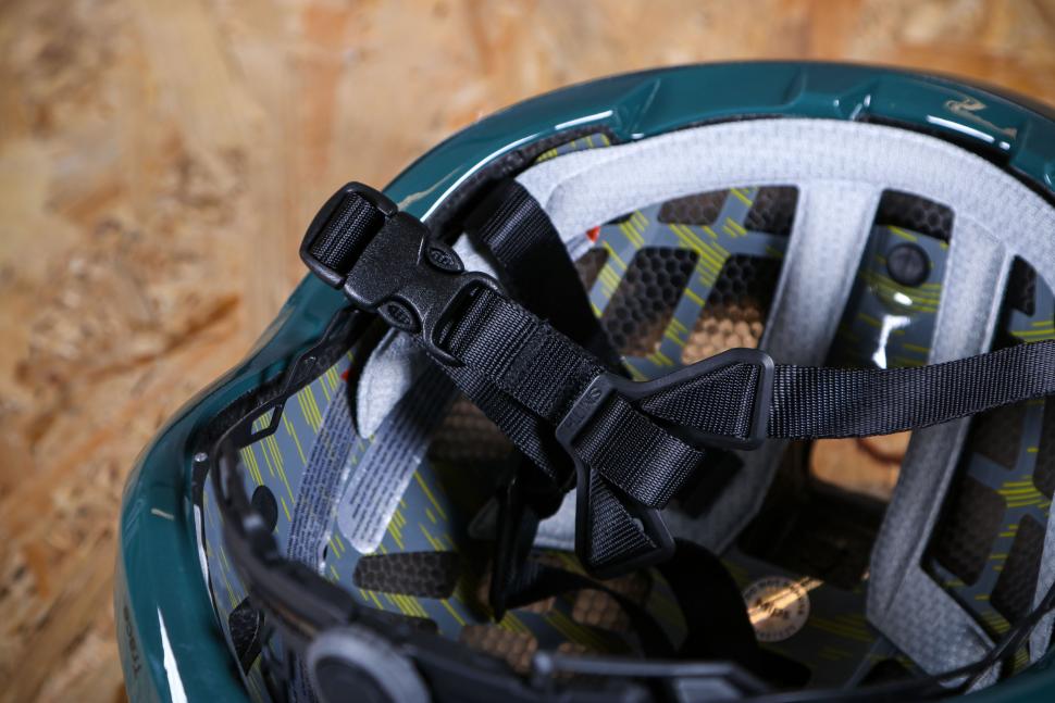 2023 Smith Trace MIPS - strap.jpg