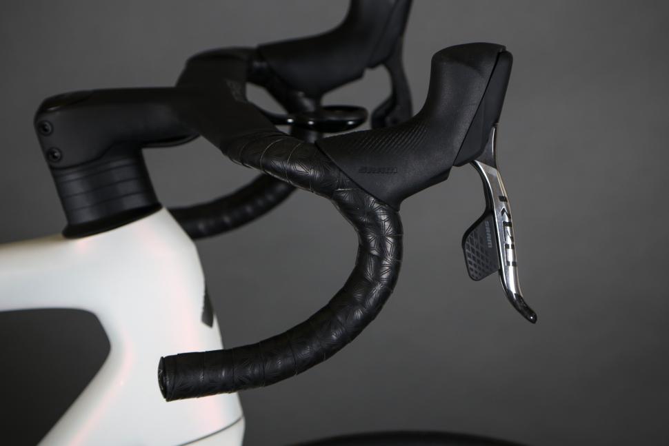 2023 Specialized S-Works Tarmac SL8 - SRAM Red eTap AXS - drop bar and lever.jpg