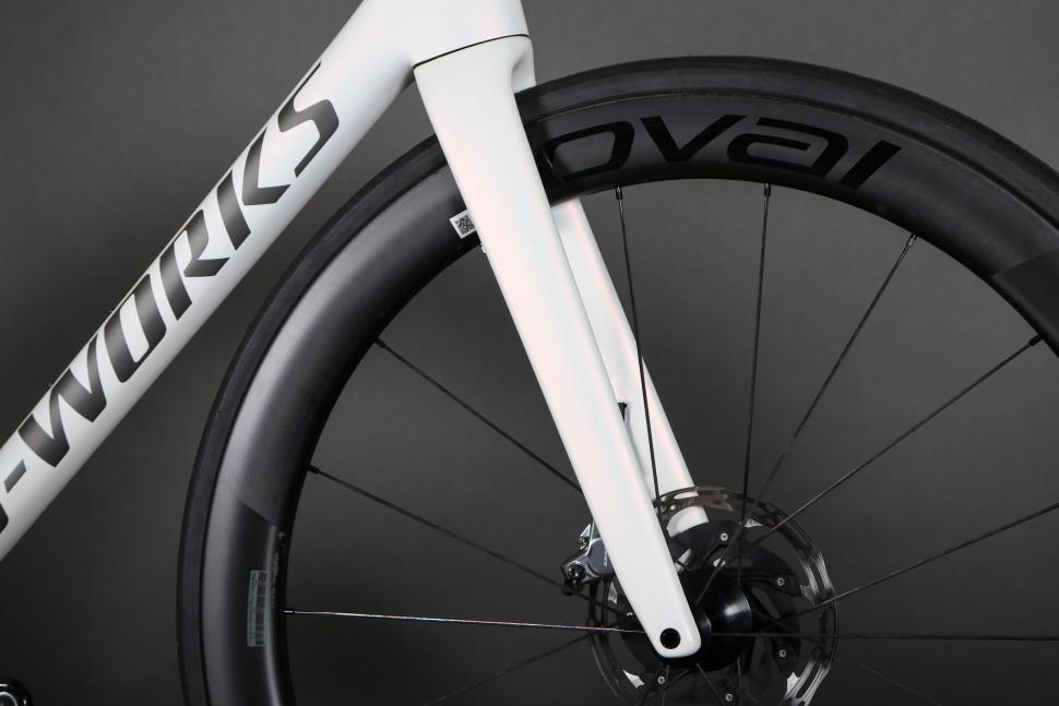 2023 Specialized S-Works Tarmac SL8 - SRAM Red eTap AXS - fork.jpg
