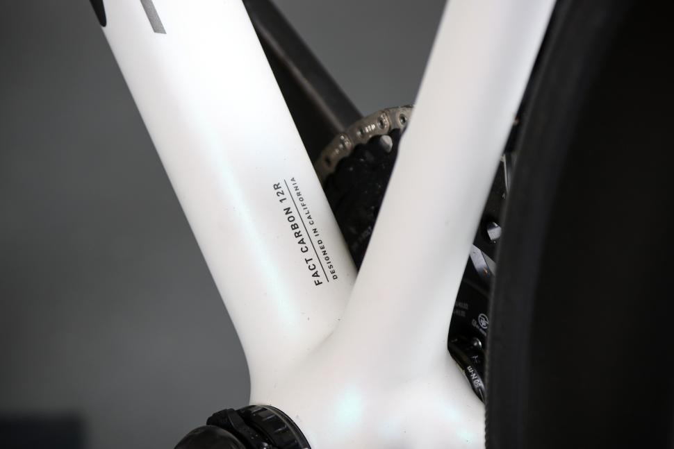 2023 Specialized S-Works Tarmac SL8 - SRAM Red eTap AXS - frame detail.jpg