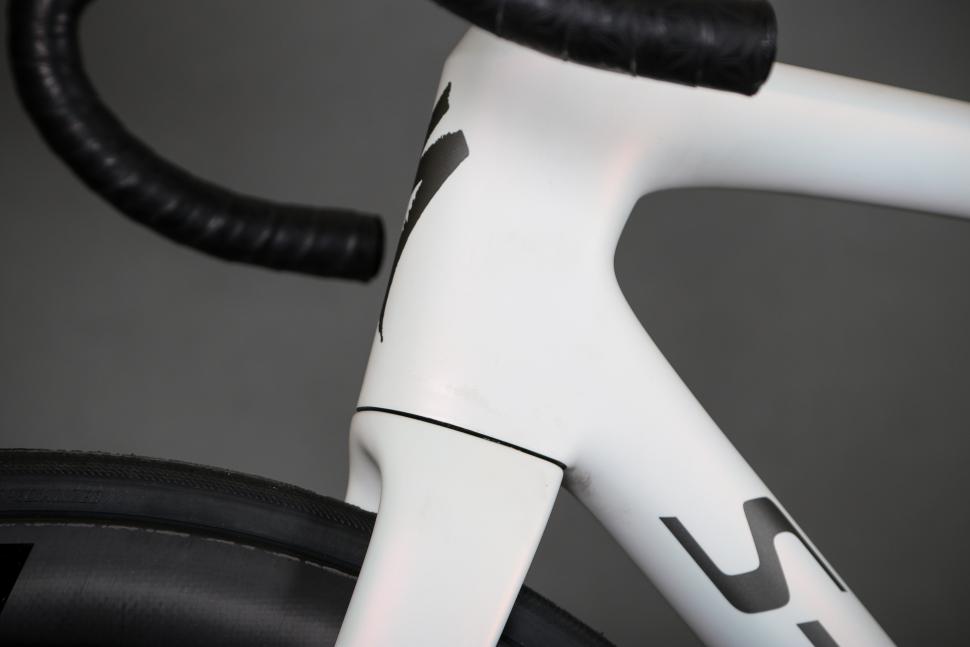 2023 Specialized S-Works Tarmac SL8 - SRAM Red eTap AXS - head tube 2.jpg