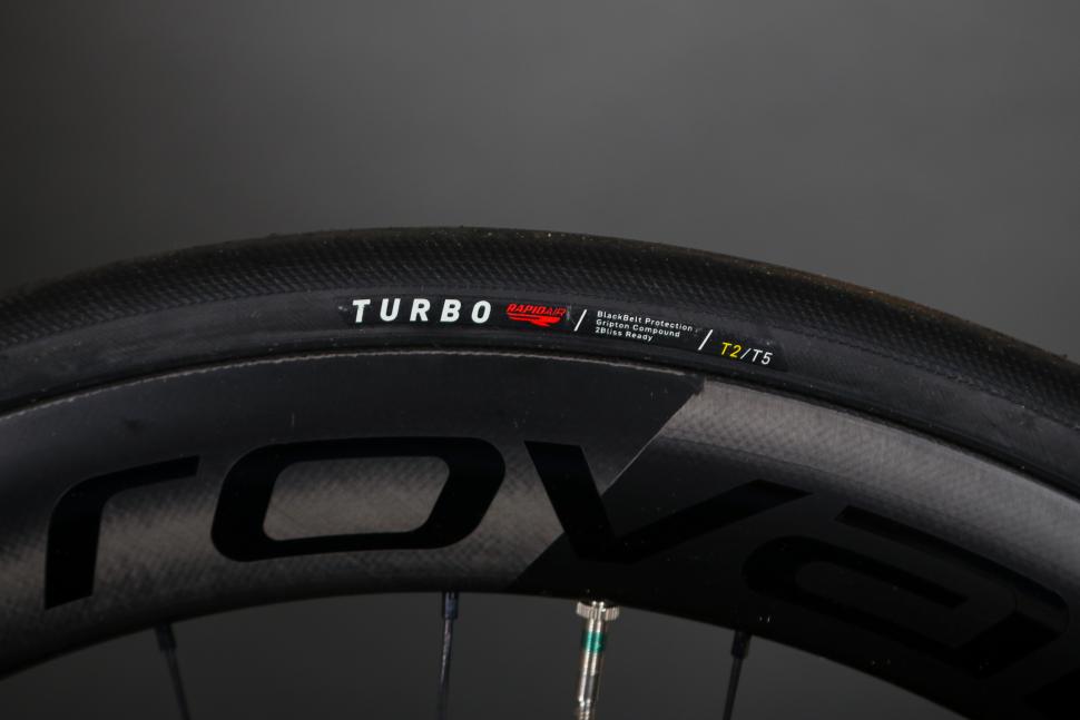 2023 Specialized S-Works Tarmac SL8 - SRAM Red eTap AXS - tyre.jpg