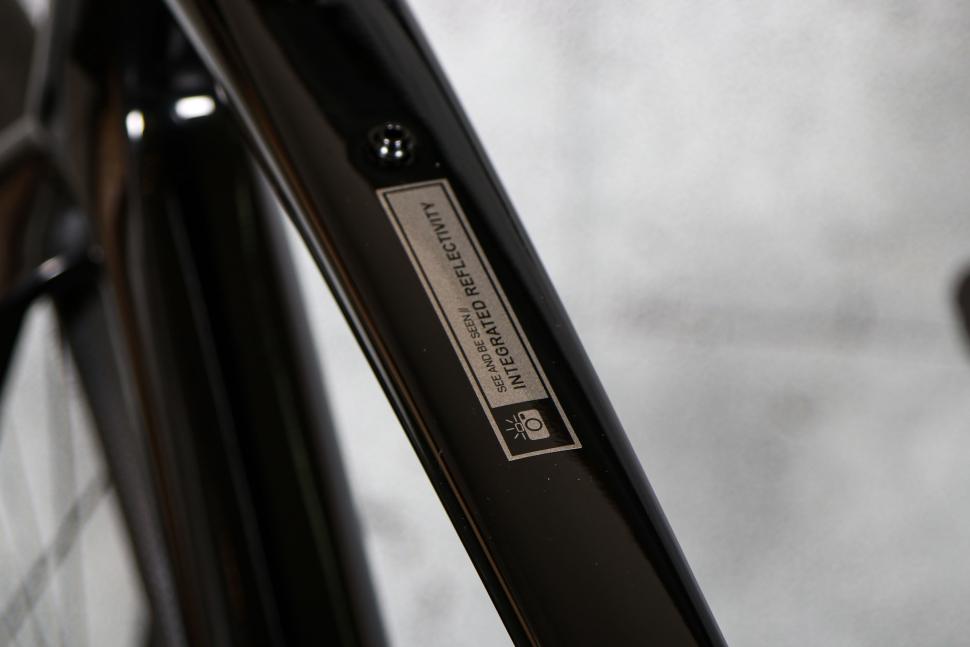 2023 Specialized Sirrus 6.0 - frame sticker.jpg
