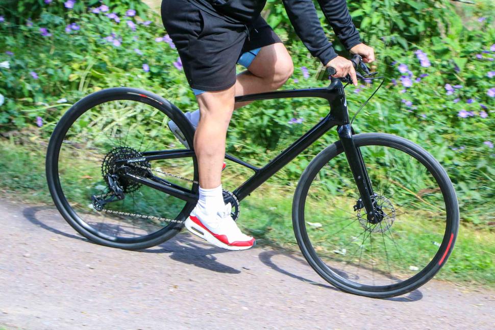2023 Specialized Sirrus 6.0 - riding 3.jpg