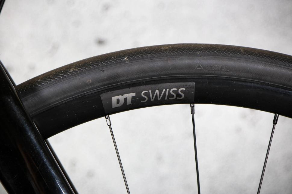 2023 Specialized Sirrus 6.0 - tim.jpg