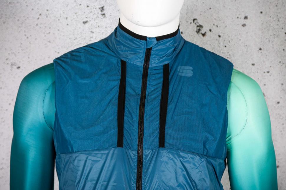 2023 Sportful Giara Layer Vest - chest.jpg